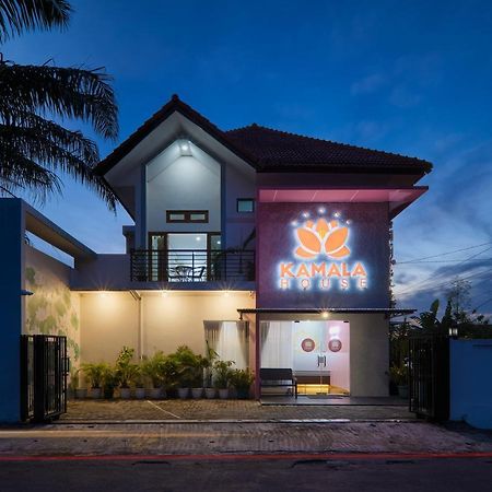 Хостел Kamala House Tugu Экстерьер фото